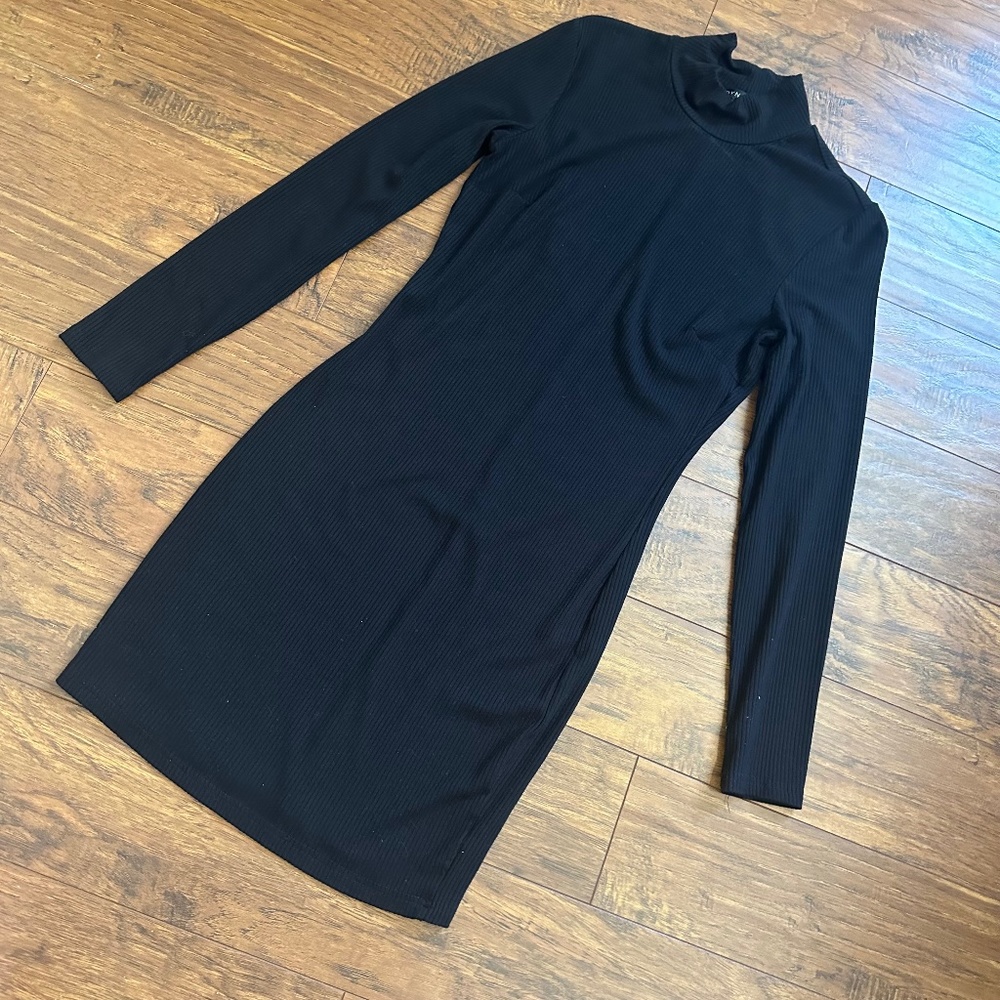 Dynamite Black Long Sleeve Mock Neck Mini Skirt in size Small
